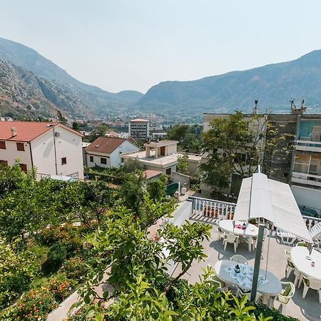 Apartments Los Olivos Kotor Exterior photo